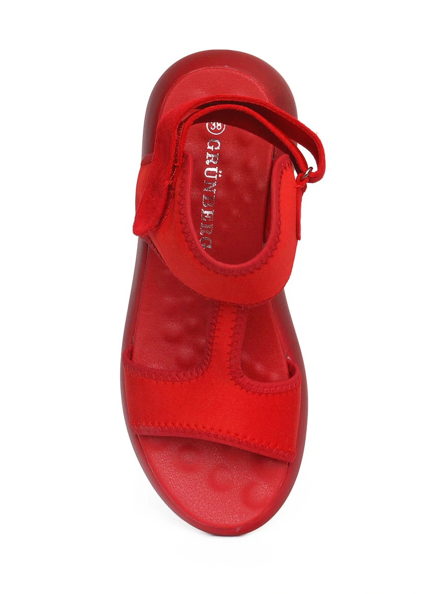 Красные текстильные сандалии